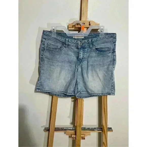 Seven7 Pants - Seven7 Jean shorts women’s light washed size 10
